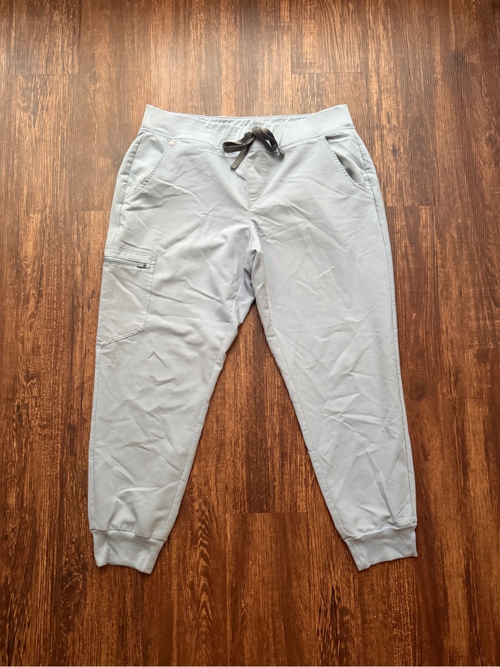 FIGS Women’s Dusty Blue Zamora Jogger Scrub Pants - Size L Petite Nursecore